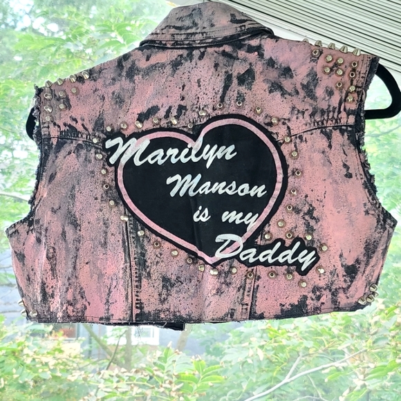 Manson Daddy Issues Crop Vest - Picture 2 of 8